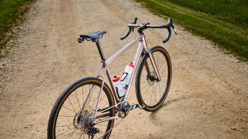 Dostupný ale neodfláknutý? Trek představil hliníkovou verzi modelu Checkpoint!