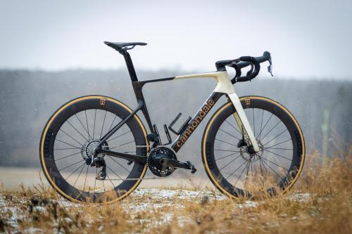 RECENZE: Cannondale SuperSix 2026 - dokáže posunout vysoko nastavenou laťku?