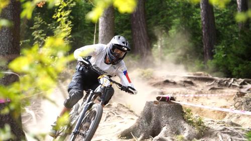 Charvát dominoval i na Ještědu. Zajistil si tak celkové vítězství na Enduroserii!