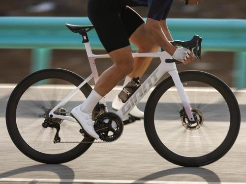 Giant Propel 2026: Čtvrtá generace aero legendy útočí na váhový limit UCI