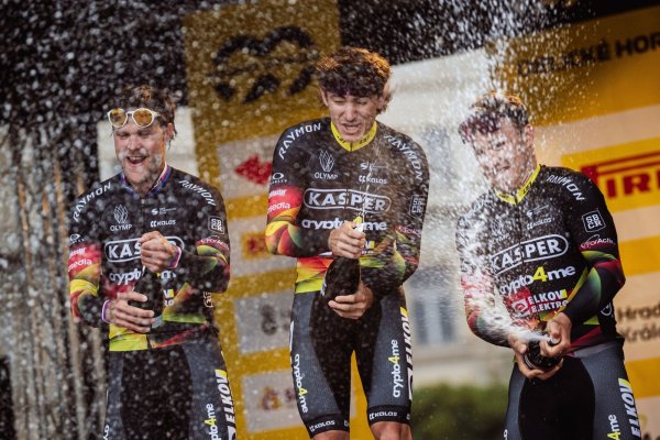 Road Stage Grande Finale 2026: Kadlec vyhrál, KASPER bral celé pódium