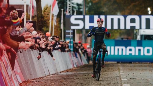 VÝSLEDKY: SP CX DENDERMONDE VE STÍNU KRITIKY PREZIDENTA UCI. CO OTŘÁSÁ CYKLOKROSOVÝM SVĚTEM?