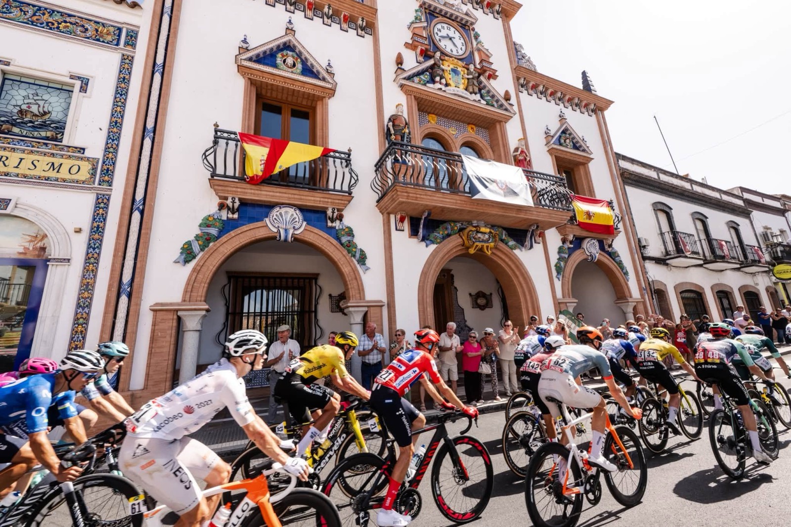 Španielska Grand Tour prichádza o jedného jazdca za druhým
