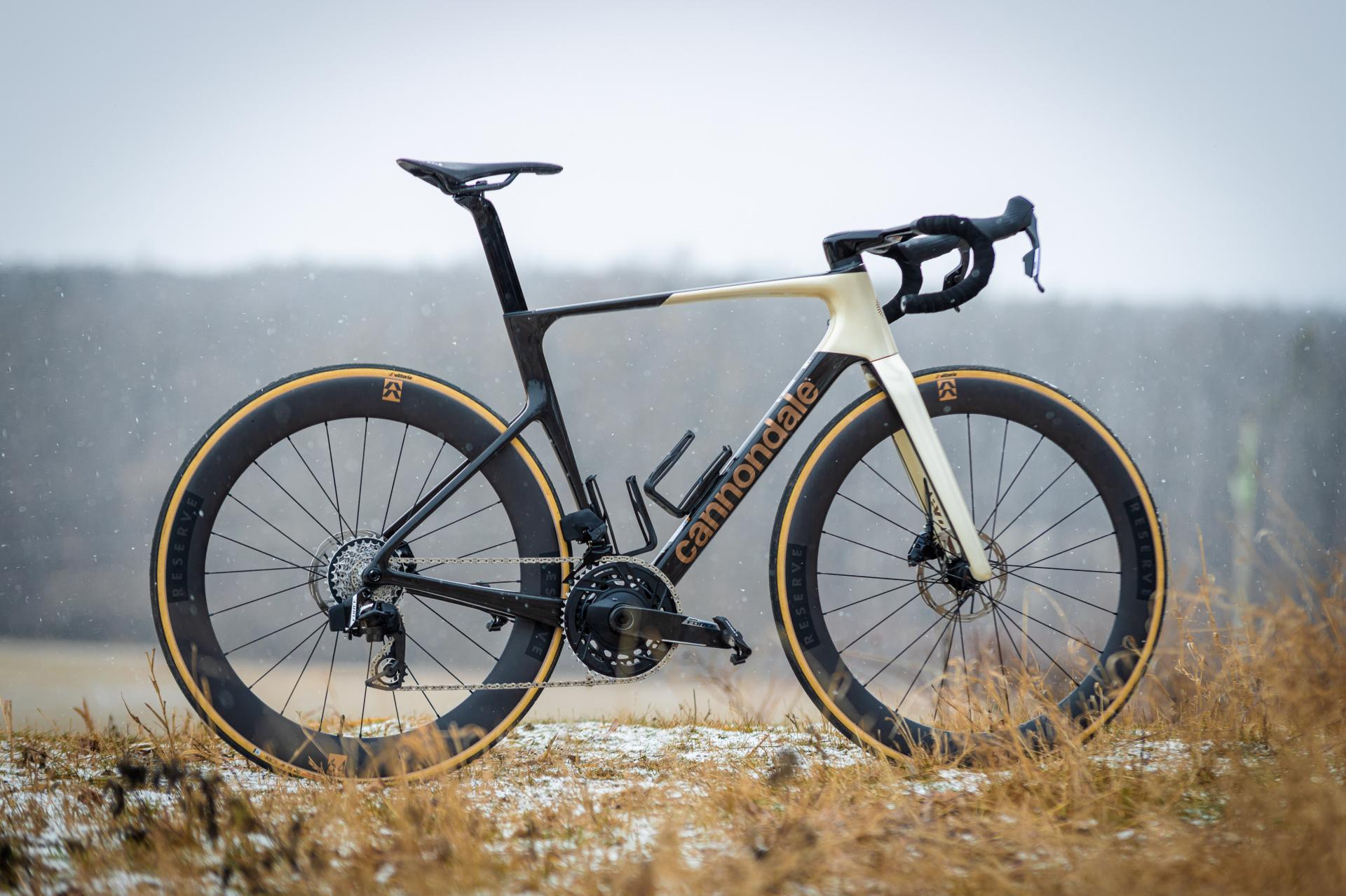 RECENZE: Cannondale SuperSix 2026 - dokáže posunout vysoko nastavenou laťku?