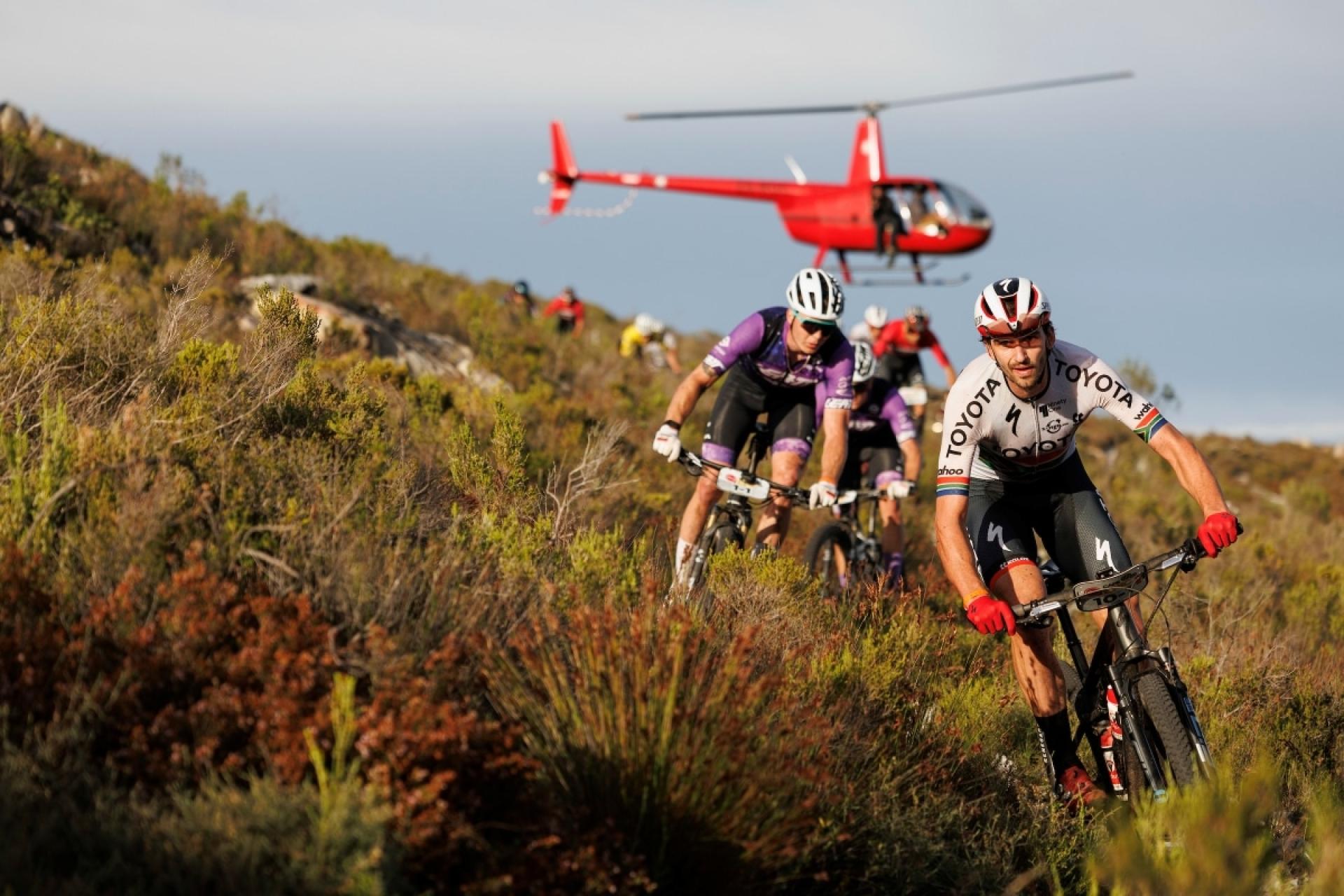 Prach, teplo, pot, vítězství i zklamání! Tohle všechno nabídl Cape Epic 2024!