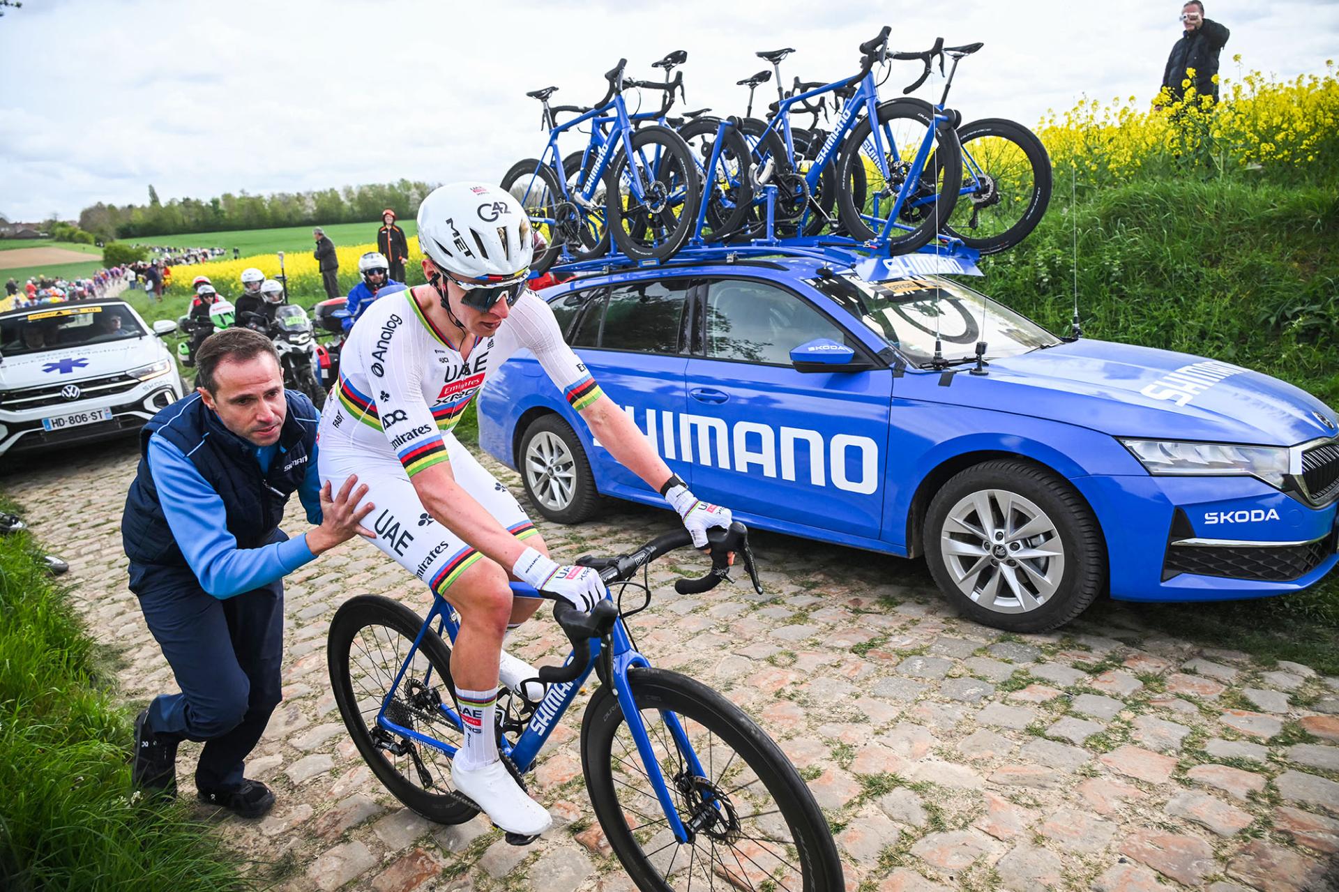 Extrémně nepohodlné: Pohled na neutrální Shimano kolo Pogačara z Roubaix