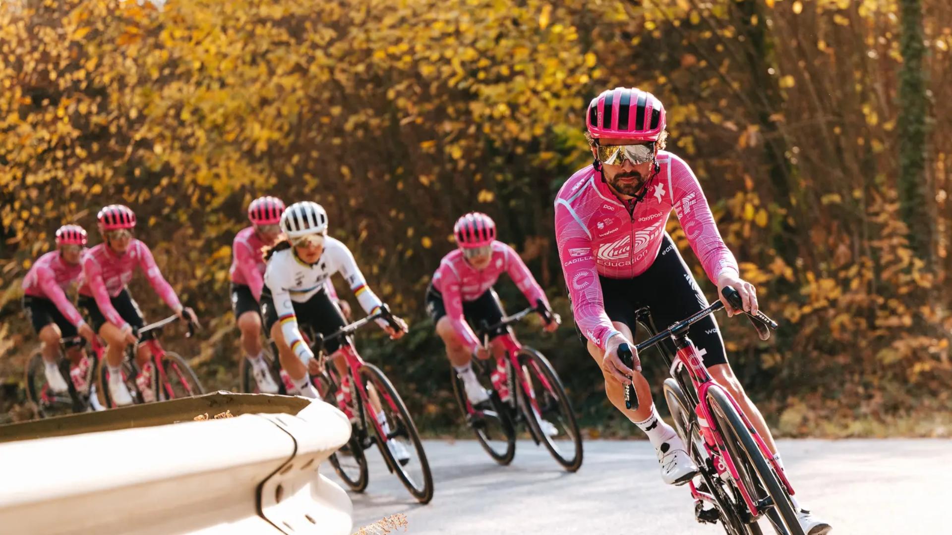 EF Education-EasyPost mění dresy. Co přináší nová spolupráce s Assosem?