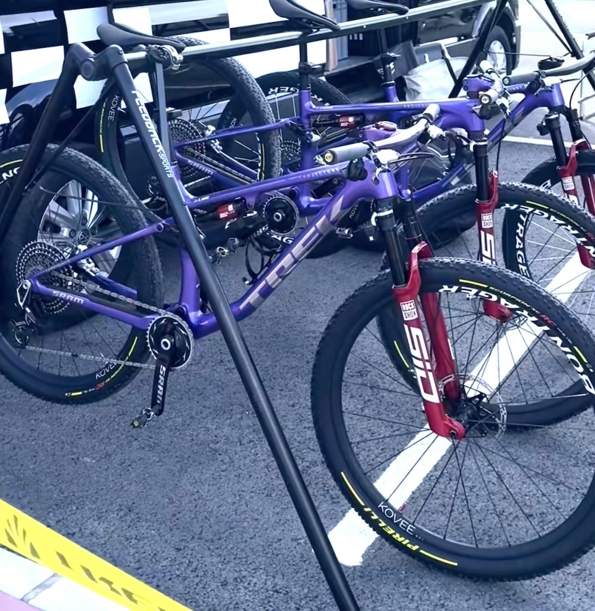 Trek testuje revoluční XC prototyp: první detaily z uniklých snímků